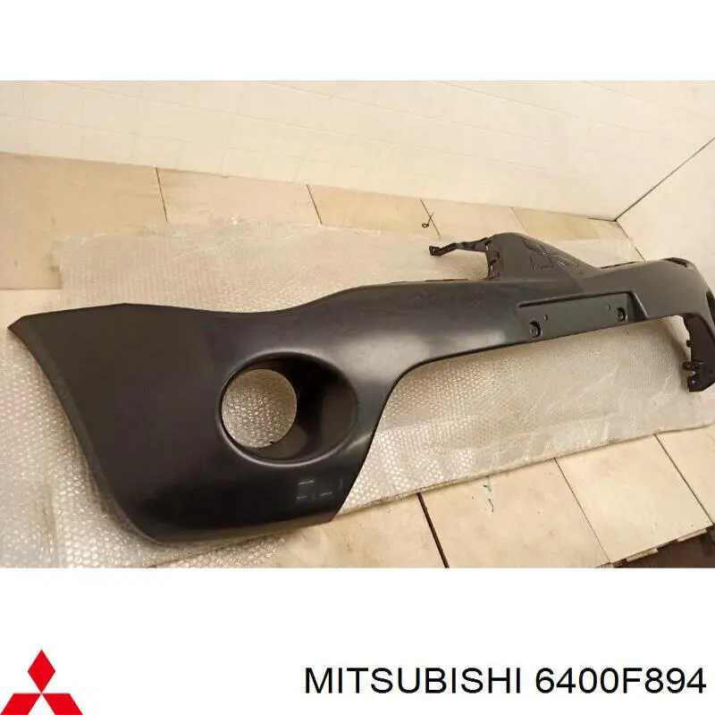 6400F894 Mitsubishi Zderzak przedni