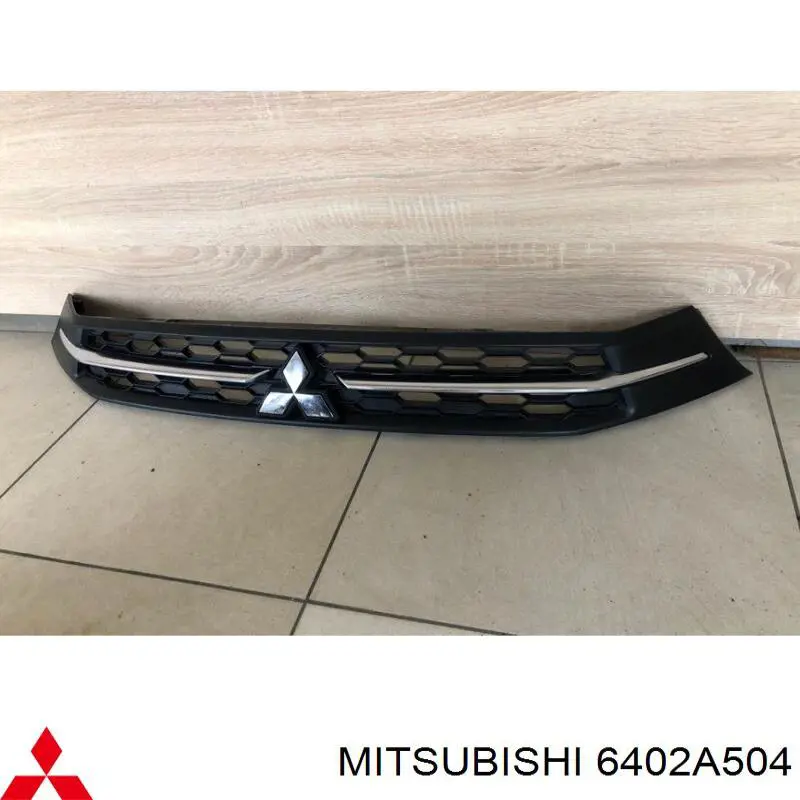 Kratka zderzaka przedniego górna Mitsubishi 6402A504 cena, od 37,97 USD