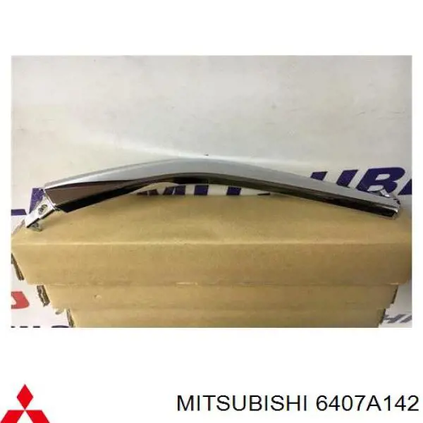 6407A142 Mitsubishi Listwa ochronna zderzaka przedniego prawa