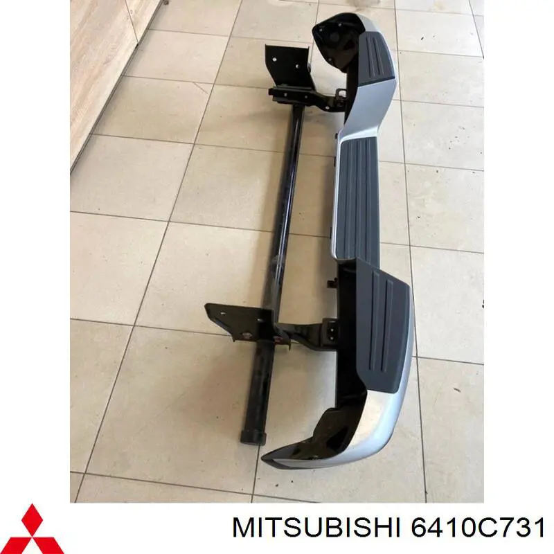 Zderzak przedni do Mitsubishi Outlander II XL CWW