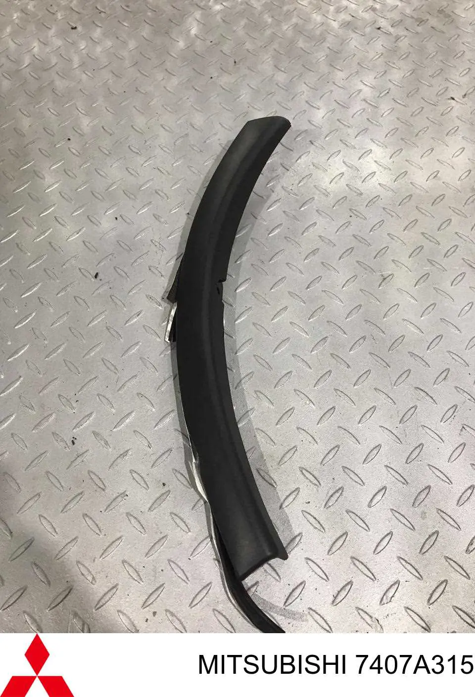Reperaturka błotnika przedniego lewego Mitsubishi 7407A315 cena, od 21,36 USD