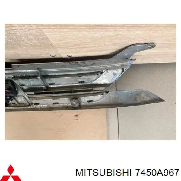 Atrapa chłodnicy Mitsubishi Outlander III SUV (GF, GG) (2010 - 2022) cena, od 92,05 USD