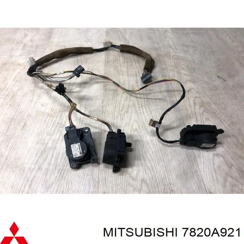 7820A921 Mitsubishi Silniczek klapy nagrzewnicy