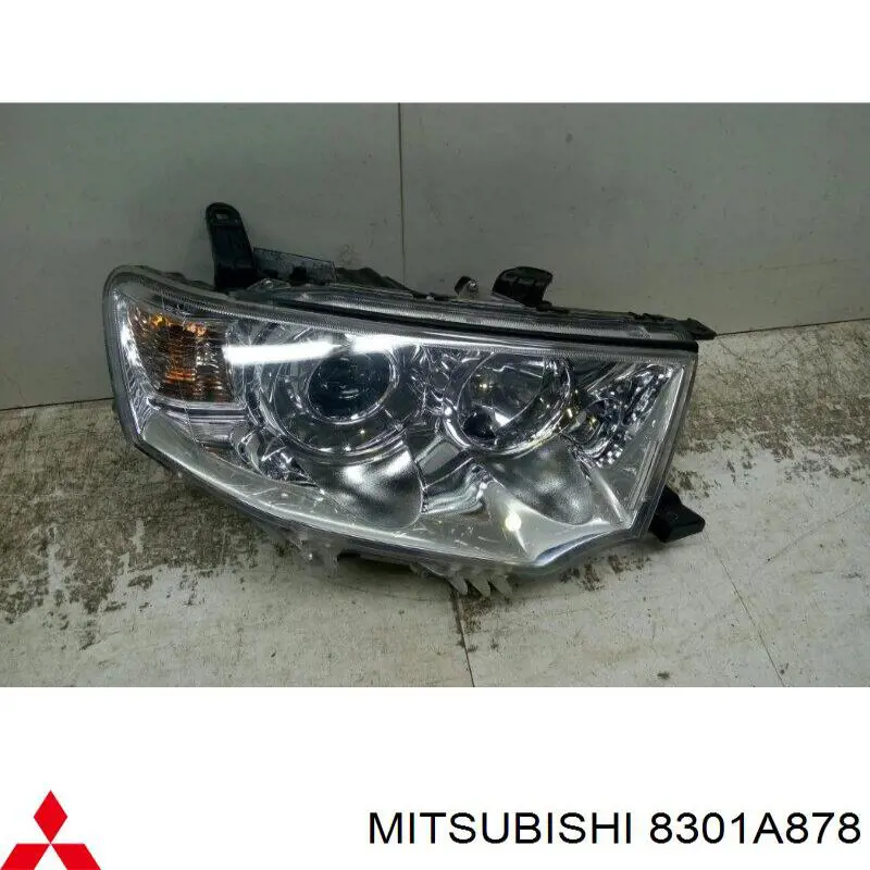Reflektor prawy Mitsubishi 8301A878 cena, od 139,61 USD