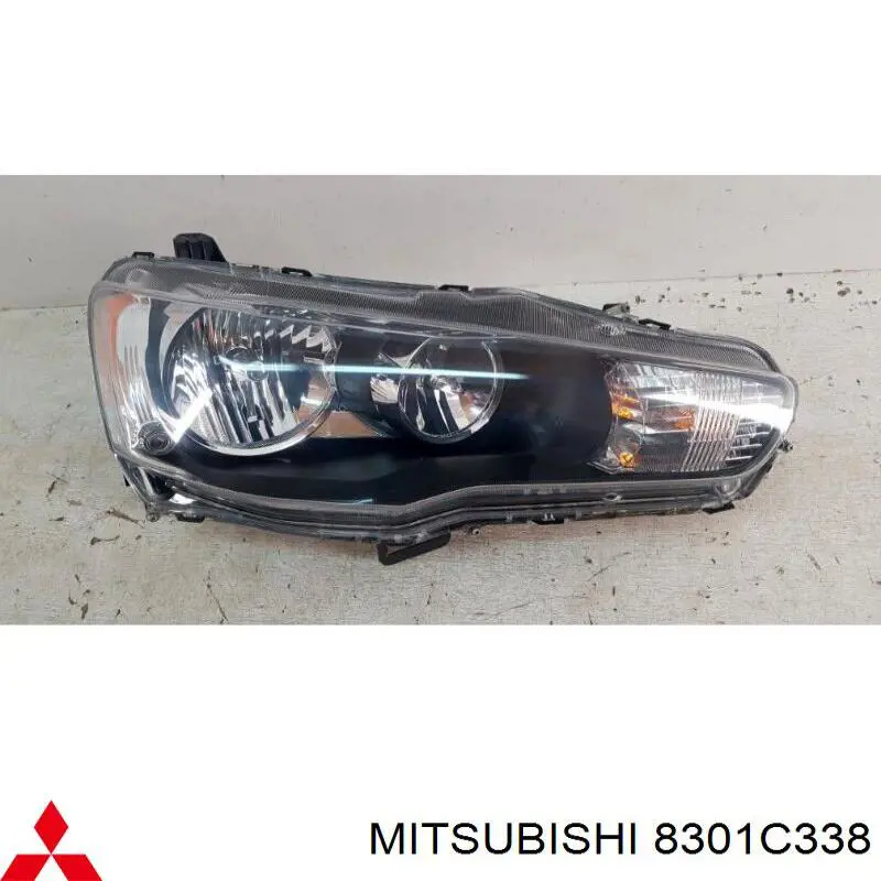 Do koszyka 8301C338 Mitsubishi Reflektor prawy