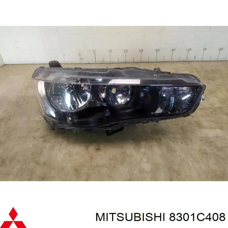 Do koszyka 8301C408 Mitsubishi Reflektor prawy