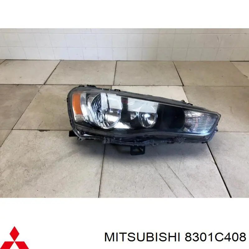Do koszyka 8301C408 Mitsubishi Reflektor prawy