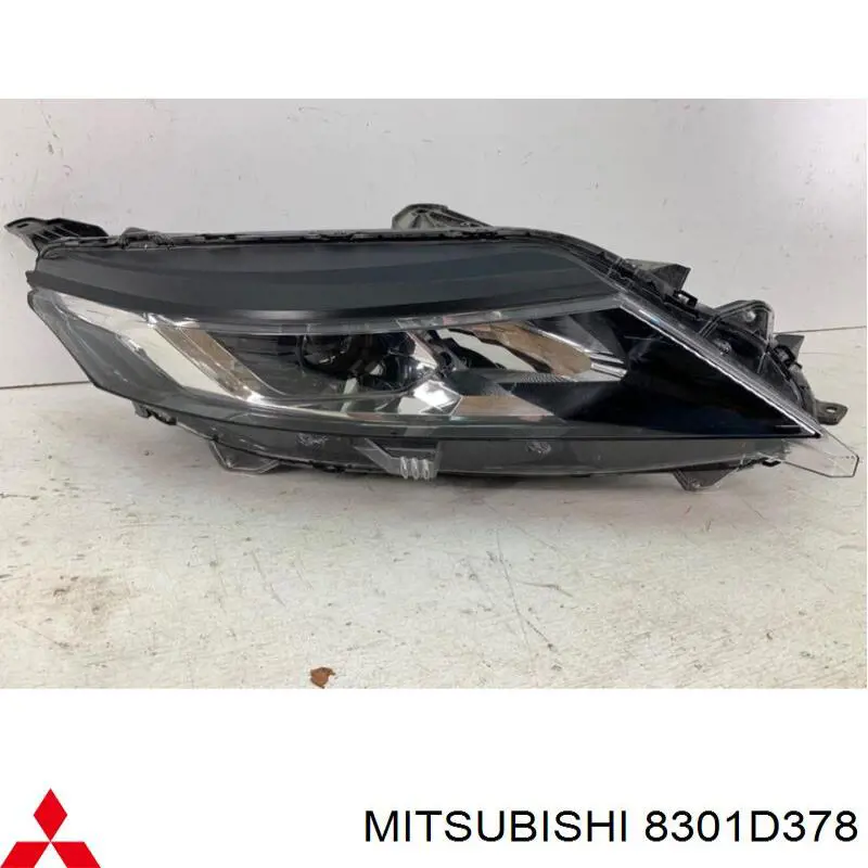 8301D378 Mitsubishi Reflektor prawy