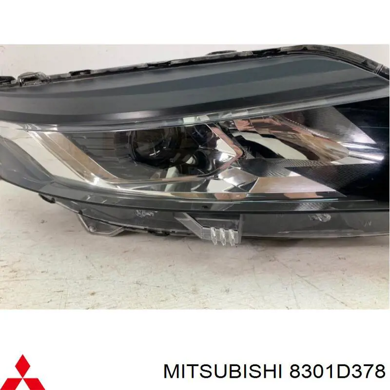 Reflektor prawy Mitsubishi 8301D378 cena, od 439,26 USD