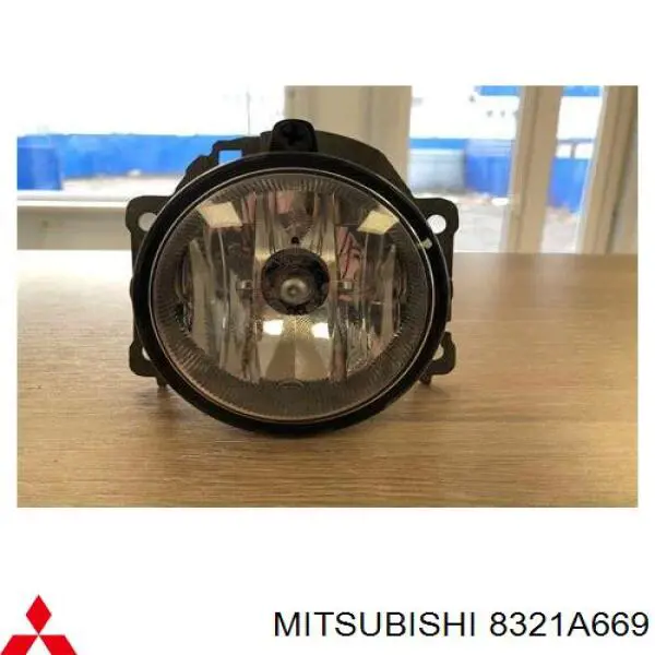 Lampa przeciwmgielna lewa/prawa Mitsubishi 8321A669 cena, od 114,07 USD