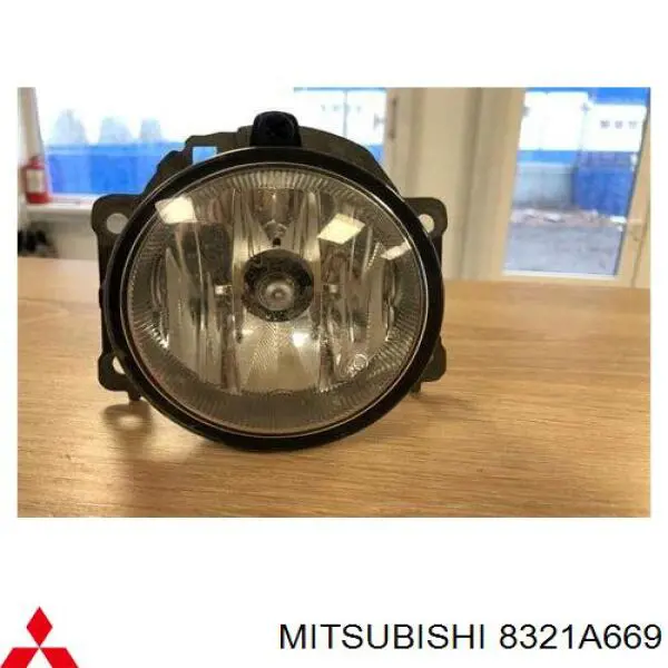 Do koszyka 8321A669 Mitsubishi Lampa przeciwmgielna lewa/prawa