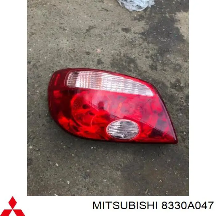 Do koszyka 8330A047 Mitsubishi Lampa zespolona tylna lewa