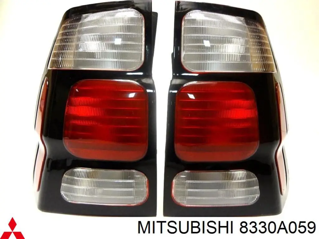8330A059 Mitsubishi Lampa zespolona tylna lewa