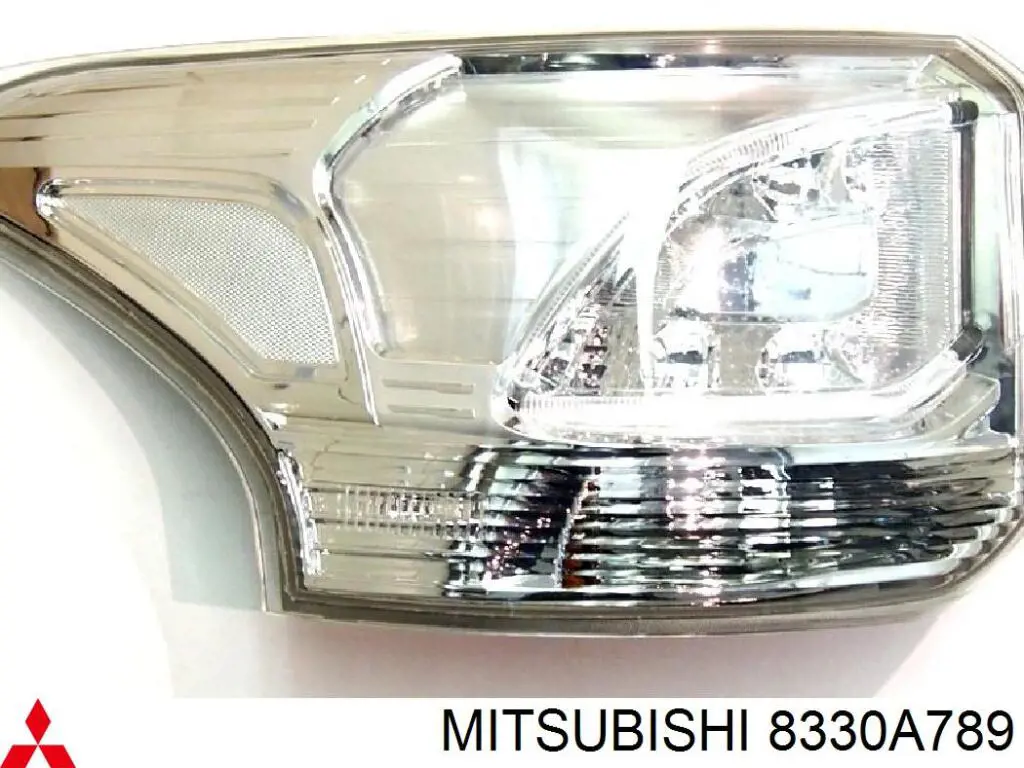 8330A789 Mitsubishi Lampa zespolona tylna lewa