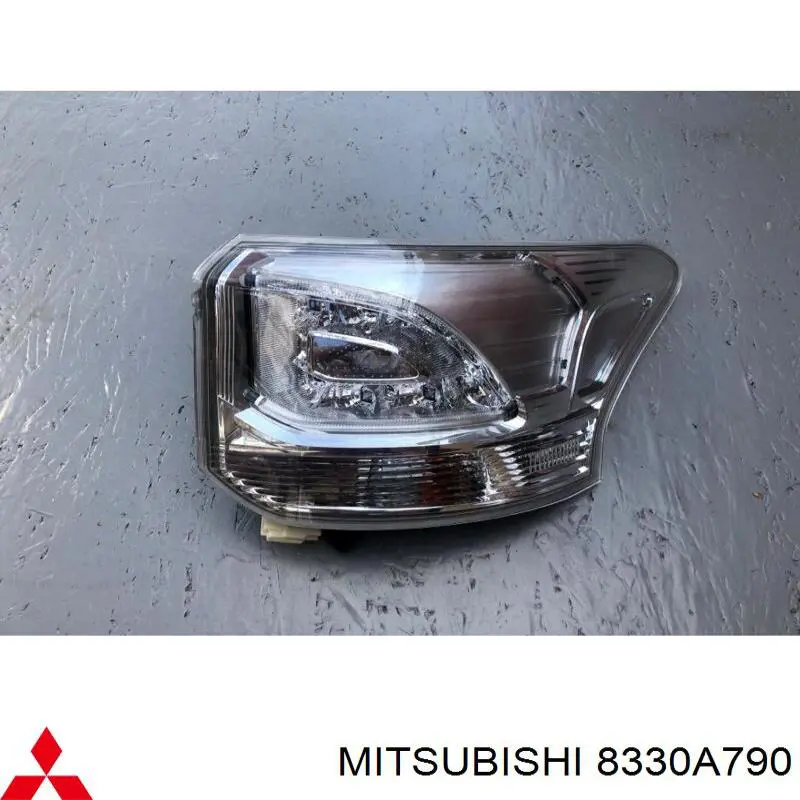Lampa zespolona tylna prawa Mitsubishi 8330A790 cena, od 127,00 USD