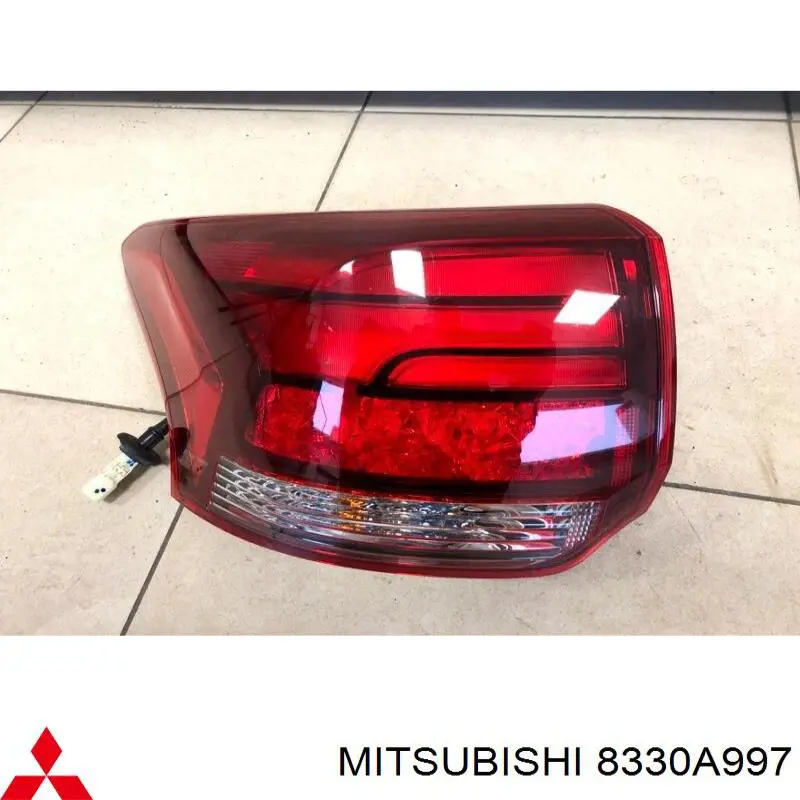 Lampa zespolona tylna lewa zewnętrzna Mitsubishi 8330A997 cena, od 261,70 USD