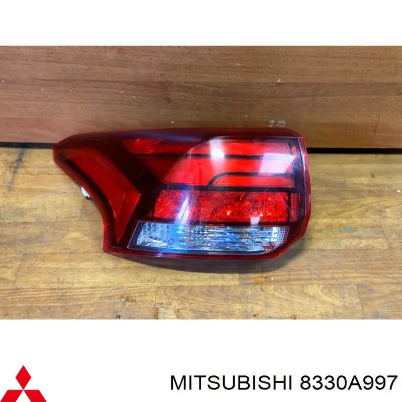 Lampa zespolona tylna lewa zewnętrzna Mitsubishi Outlander 3 (GF, GG)