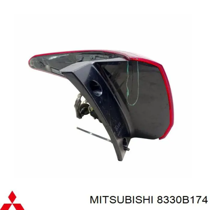 8330B174 Mitsubishi Lampa zespolona tylna prawa zewnętrzna