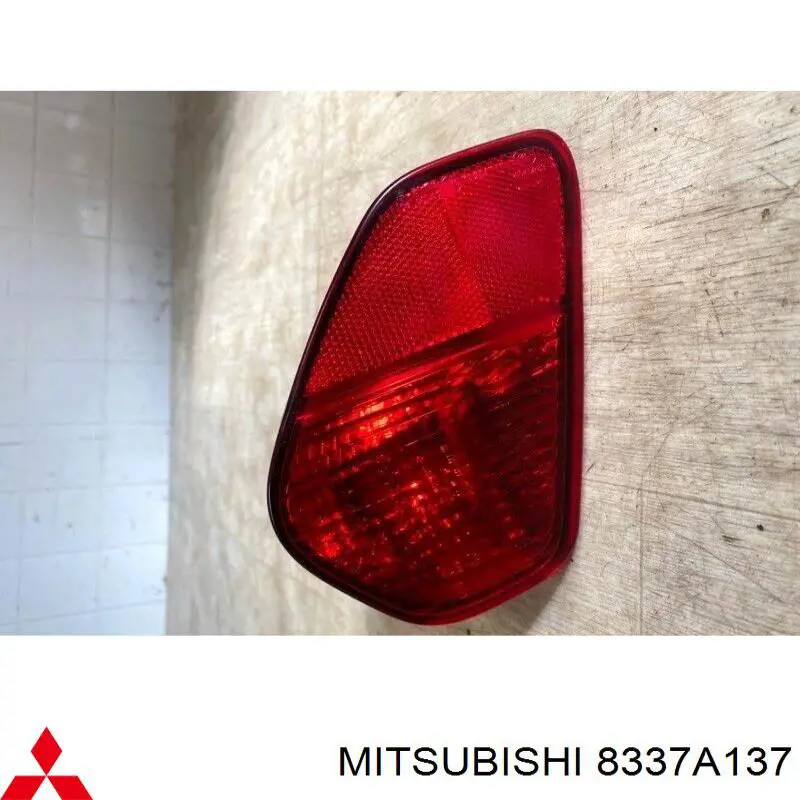 Przednia lampa przeciwmgielna tylna lewa Mitsubishi 8337A137 cena, od 57,50 USD