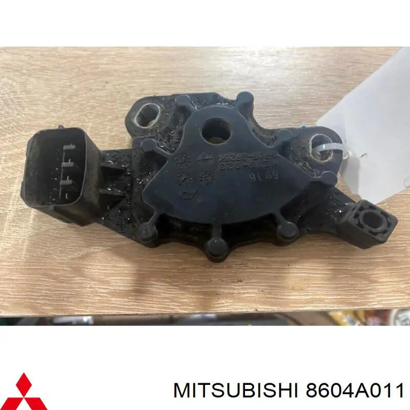 8604A011 Mitsubishi czujnik położenia wybieraka automatycznej skrzyni biegów