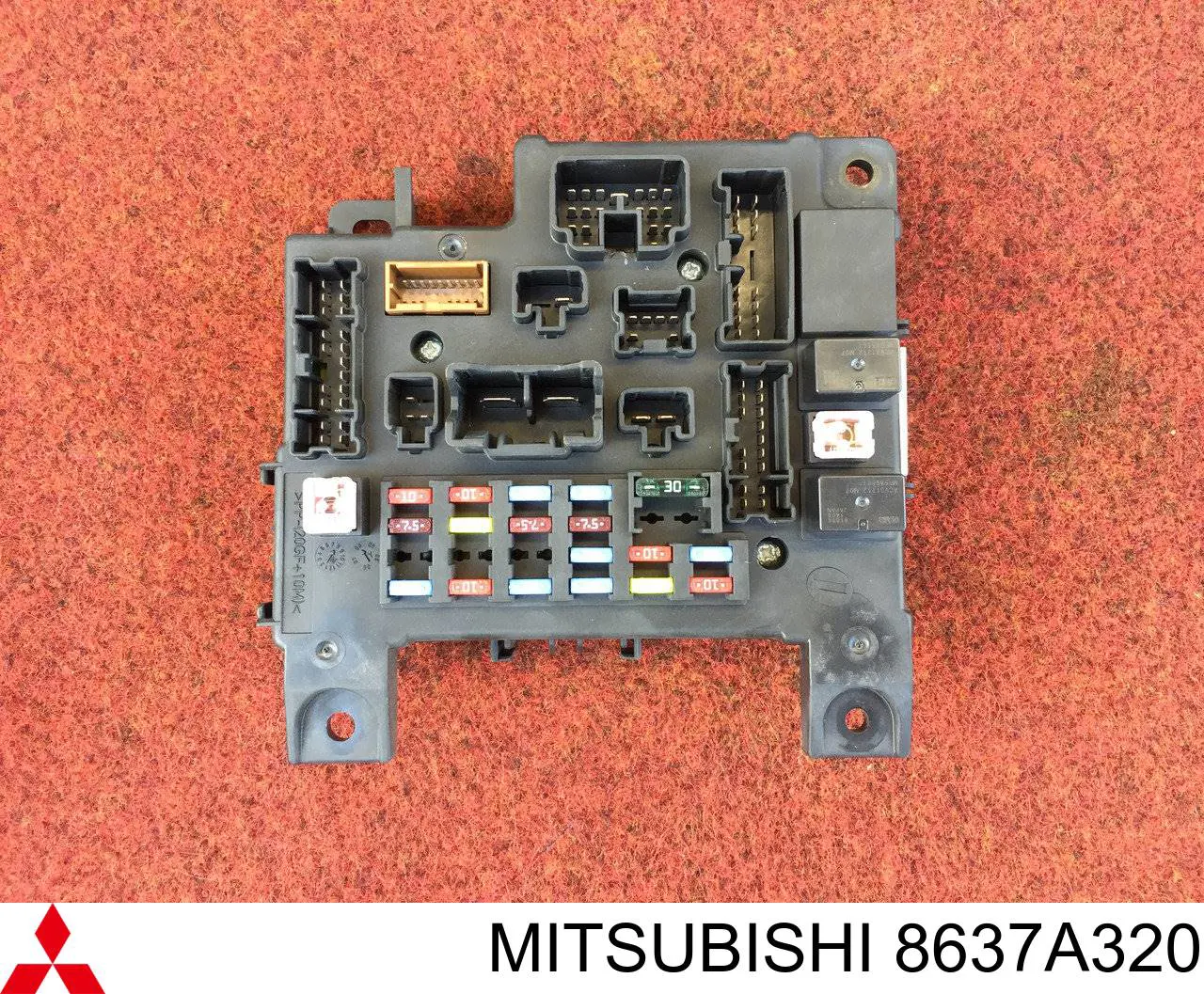8637A320 Mitsubishi Skrzynka bezpieczników salonowa tylna