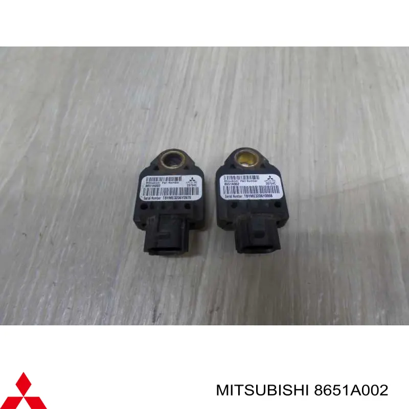 8651A002 Mitsubishi Czujnik AIRBAG przedni