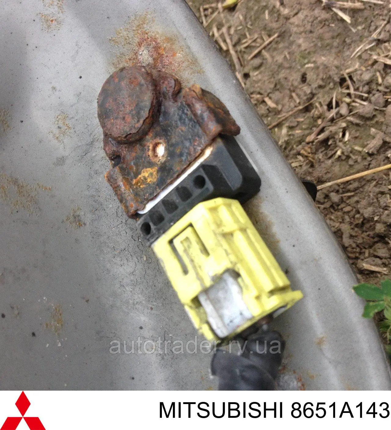 8651A143 Mitsubishi Czujnik AIRBAG przedni