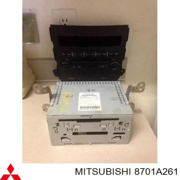 Radioodtwarzacz (radio AM/FM) Mitsubishi 8701A261 cena, od 17,54 USD