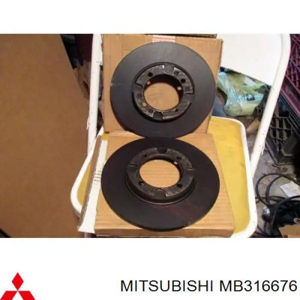 Tarcza hamulcowa przednia MB316676 Mitsubishi