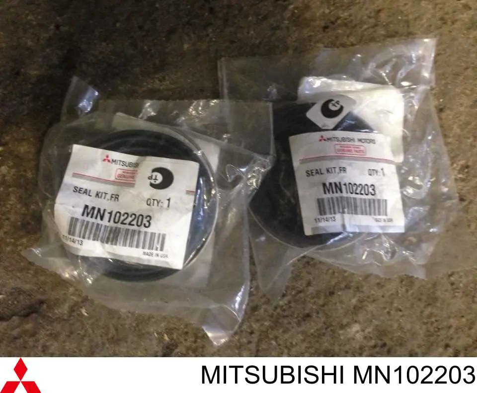 MN102203 Mitsubishi Zestaw naprawczy zacisku hamulcowego przedniego