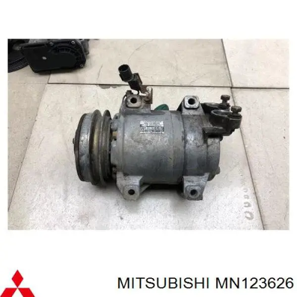Sprężarka klimatyzacji Mitsubishi MN123626 cena, od 216,23 USD