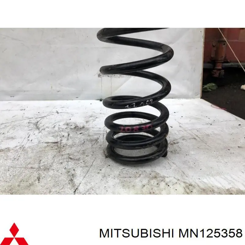 MN125358 Mitsubishi Sprężyna tylna