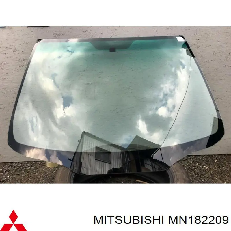 Szyba przednia Mitsubishi MN182209 cena, od 301,62 USD