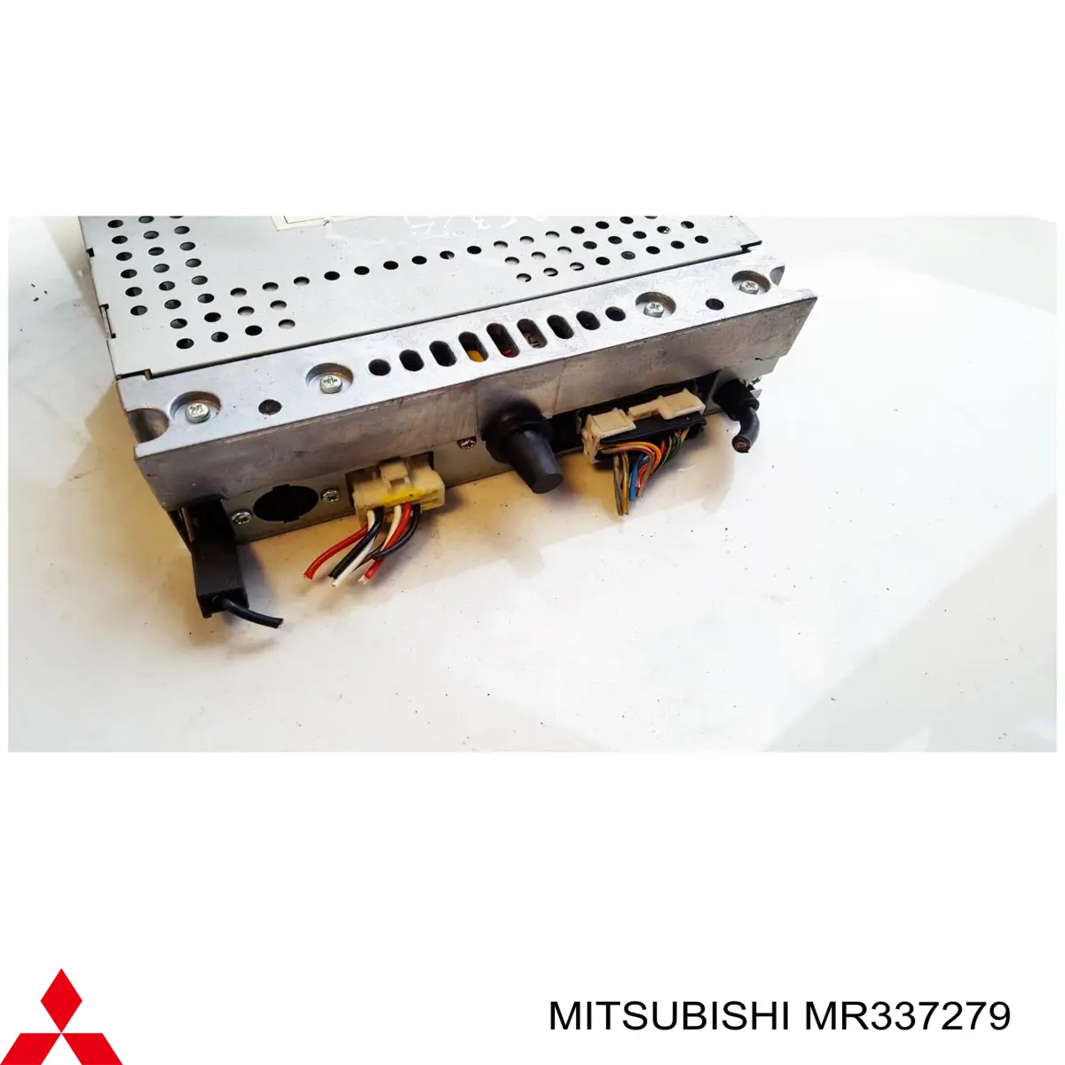 Radioodtwarzacz (radio AM/FM) Mitsubishi MR337279 cena, od 144,72 USD