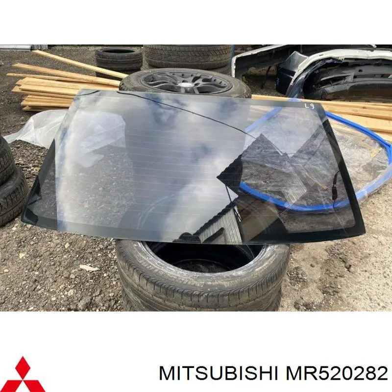 MR520282 Mitsubishi Szyba tylna