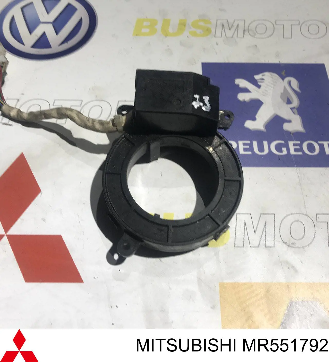 Do koszyka Czujnik kąta skrętu kierownicy Mitsubishi Pajero III 