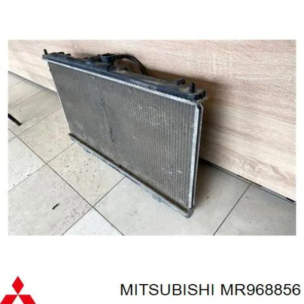 MR968856 Mitsubishi Chłodnica silnika