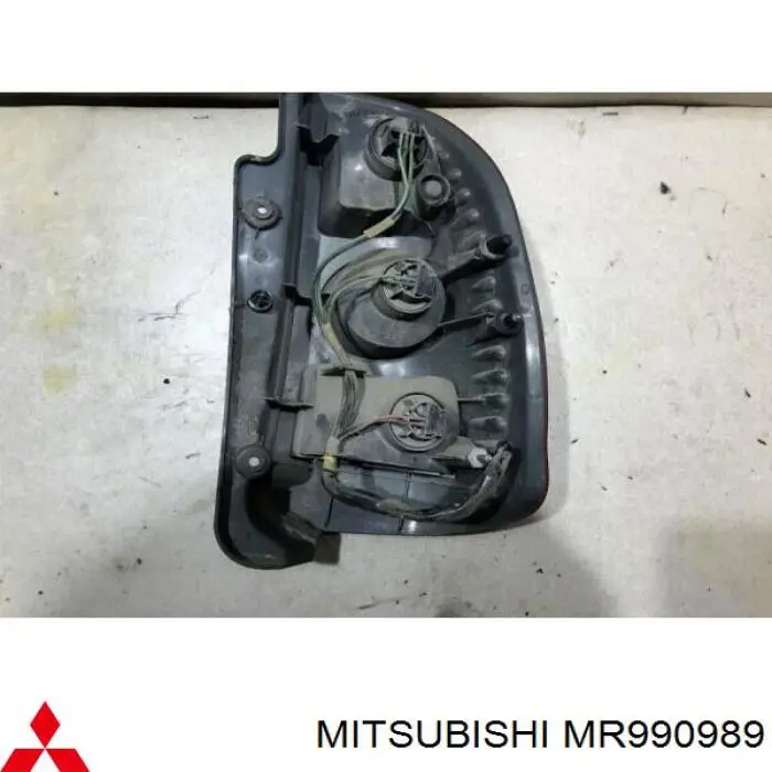 Lampa zespolona tylna lewa Mitsubishi Space Star minivan (DG0) (1998 - 2004) cena, od 259,96 USD