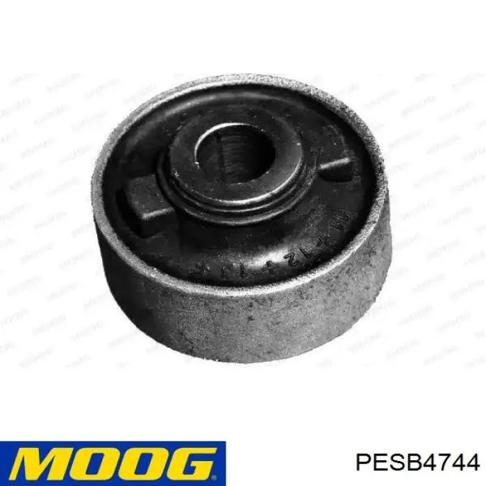 Silentblock przedniego wahacza dolnego Moog PESB4744 cena, od 10,02 USD