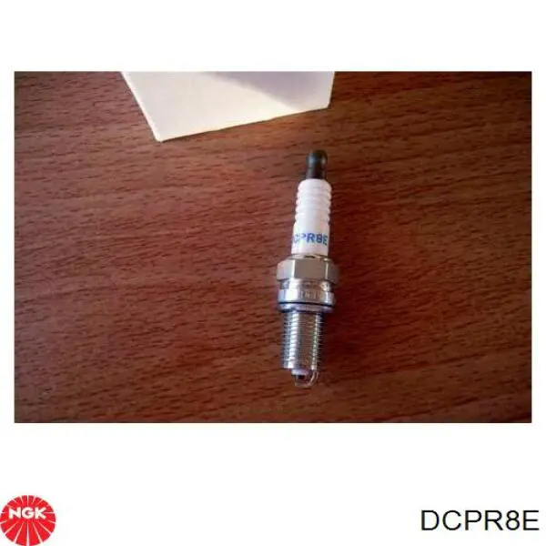 Świeca zapłonowa NGK DCPR8E cena, od 7,42 USD
