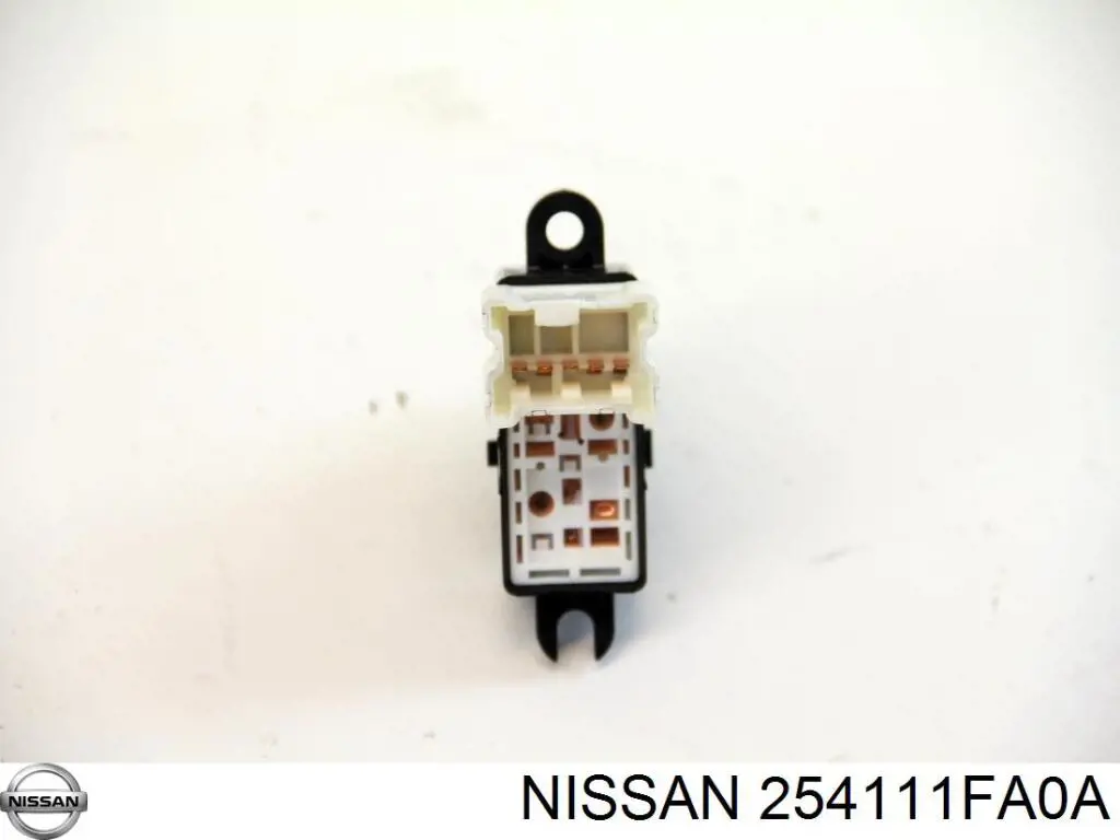 Włącznik przyciskowy podnośnika szyby przedni prawy Nissan/Infiniti 254111FA0A cena, od 34,05 USD