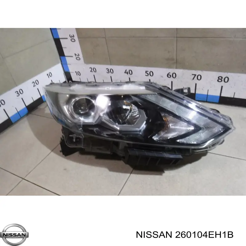 Reflektor prawy Nissan/Infiniti 260104EH1B cena, od 245,87 USD