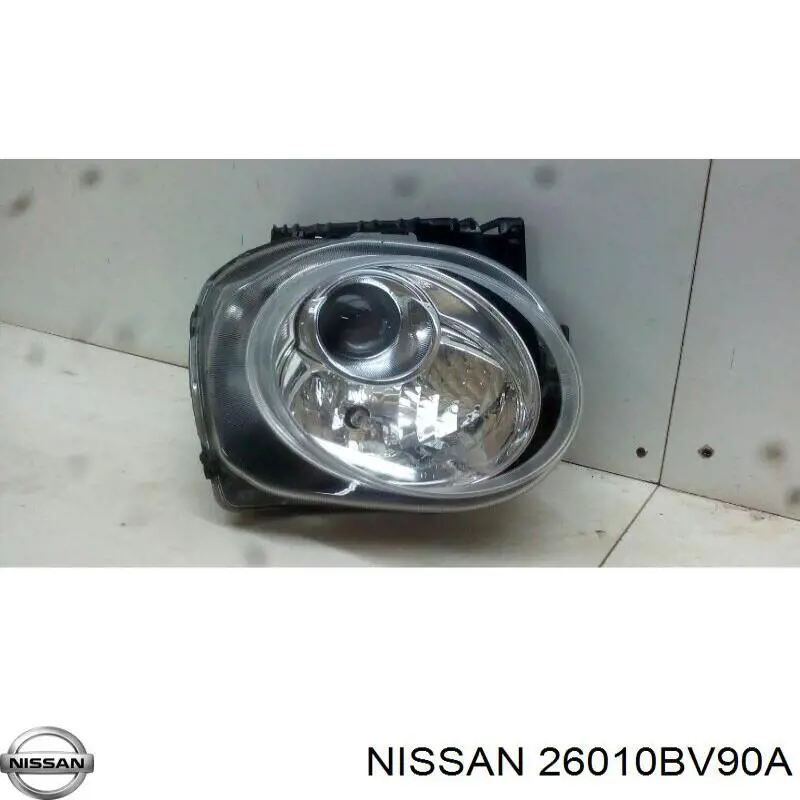 26010BV90A Nissan/Infiniti Reflektor prawy