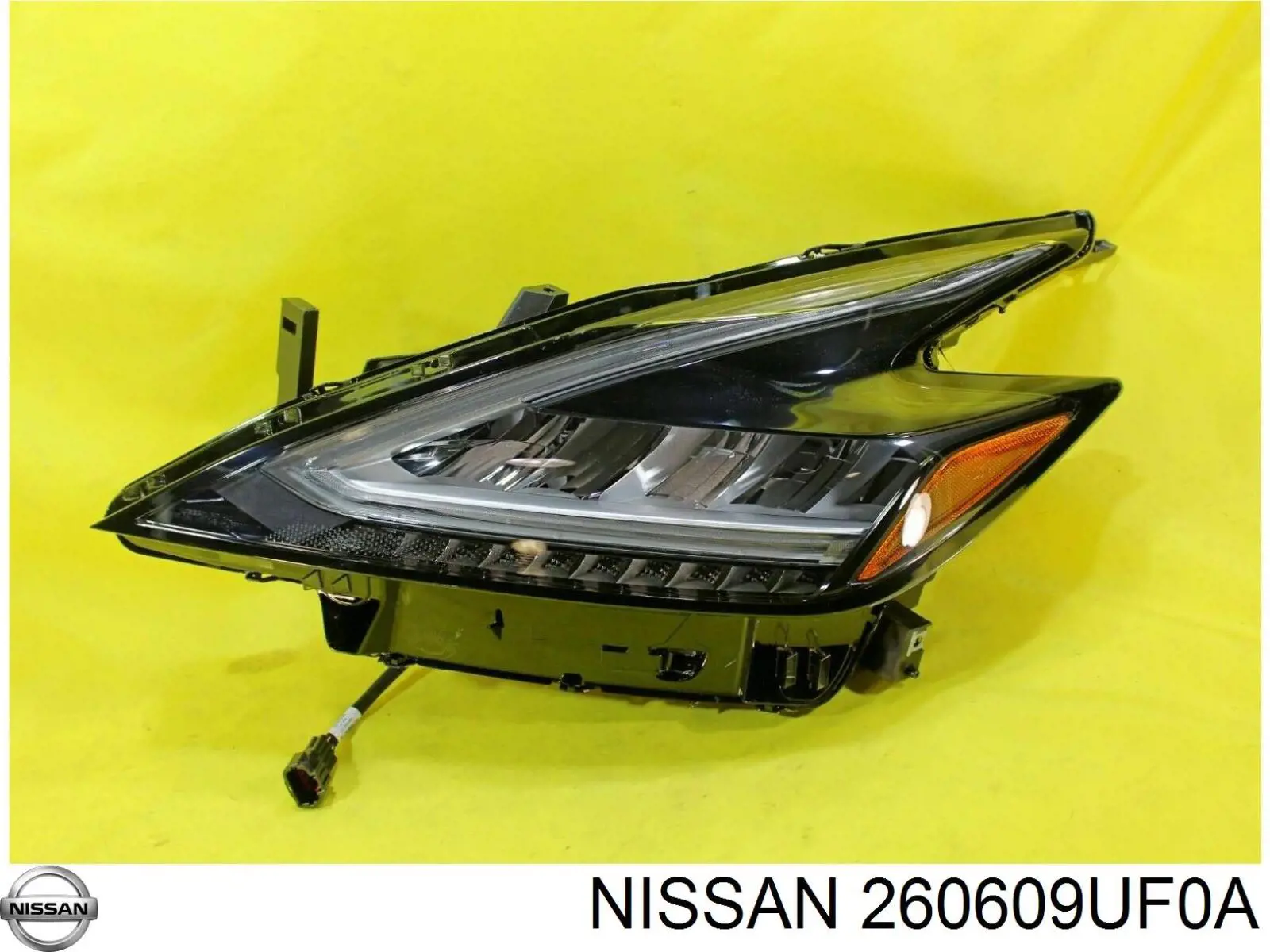 Do koszyka 260609UF0A Nissan/Infiniti Reflektor lewy