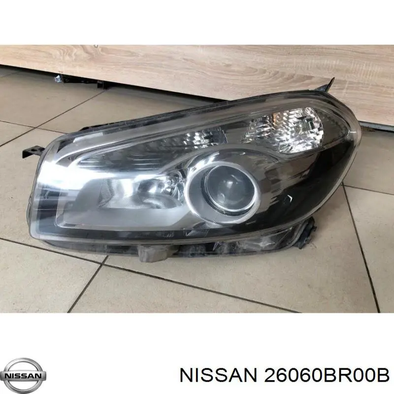 26060BR00B Nissan/Infiniti Reflektor lewy