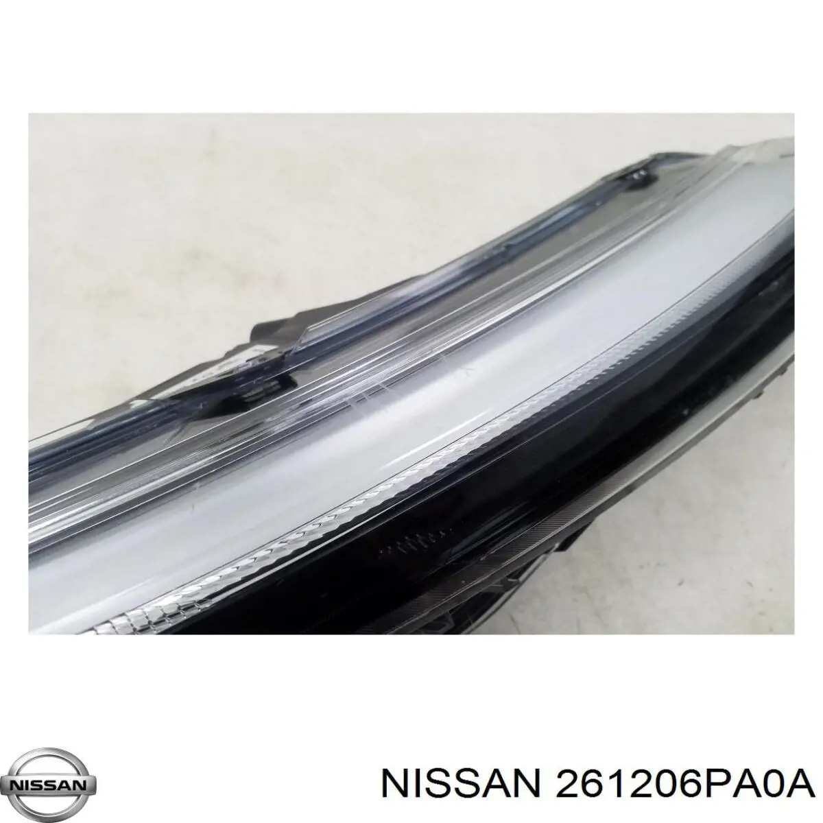 Lampa pozycyjna (kierunkowskaz) w zderzaku prawa Nissan/Infiniti 261206PA0A