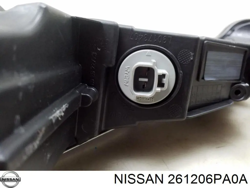 261206PA0A Nissan/Infiniti Lampa pozycyjna (kierunkowskaz) w zderzaku prawa
