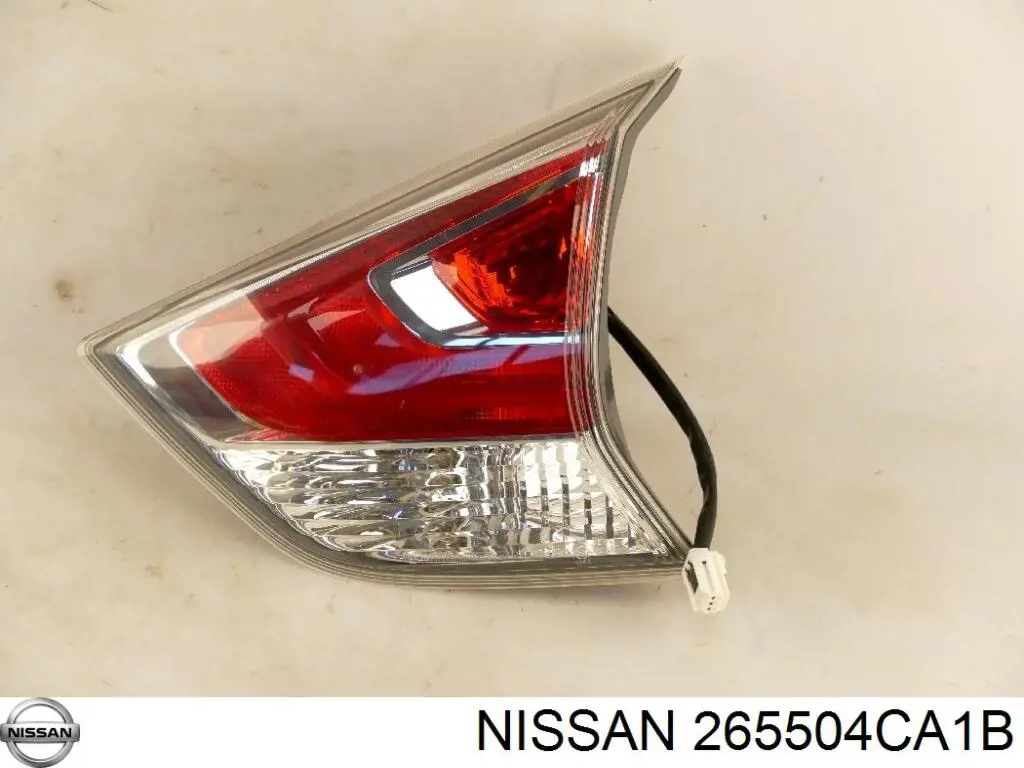 Do koszyka 265504CA1B Nissan/Infiniti Lampa zespolona tylna prawa wewnętrzna