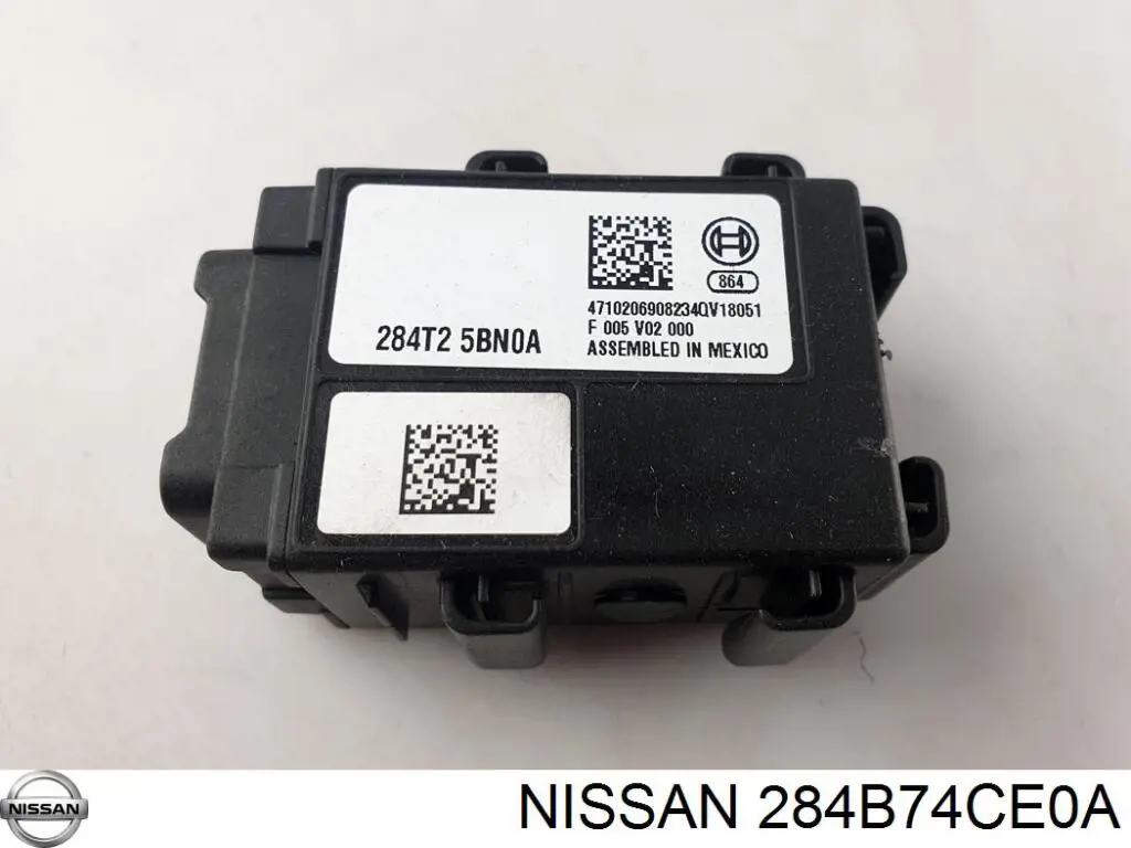284B74CE0A Nissan/Infiniti Skrzynka bezpieczników