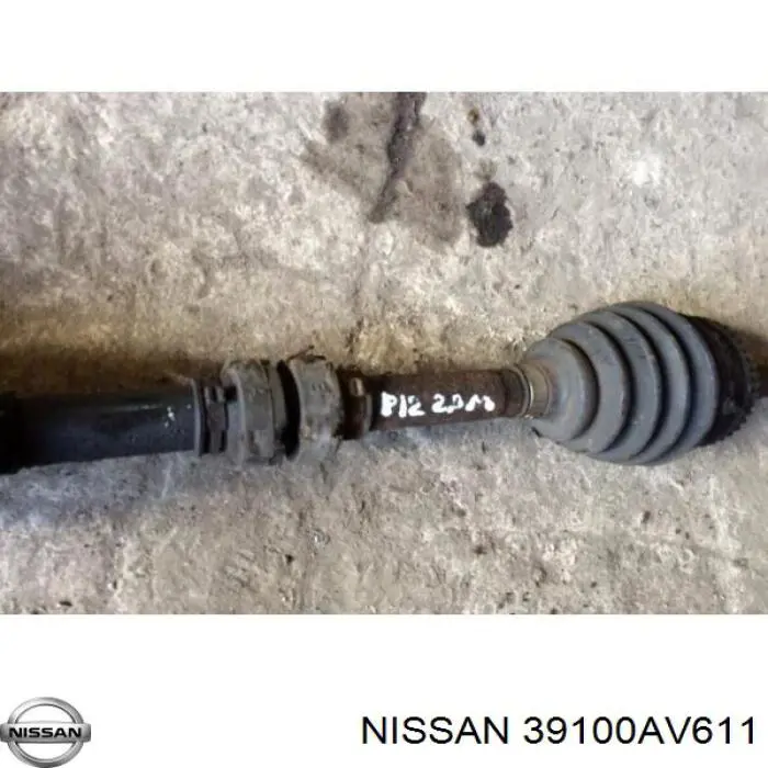 39100AV611 Nissan/Infiniti Półoś napędowa przednia prawa